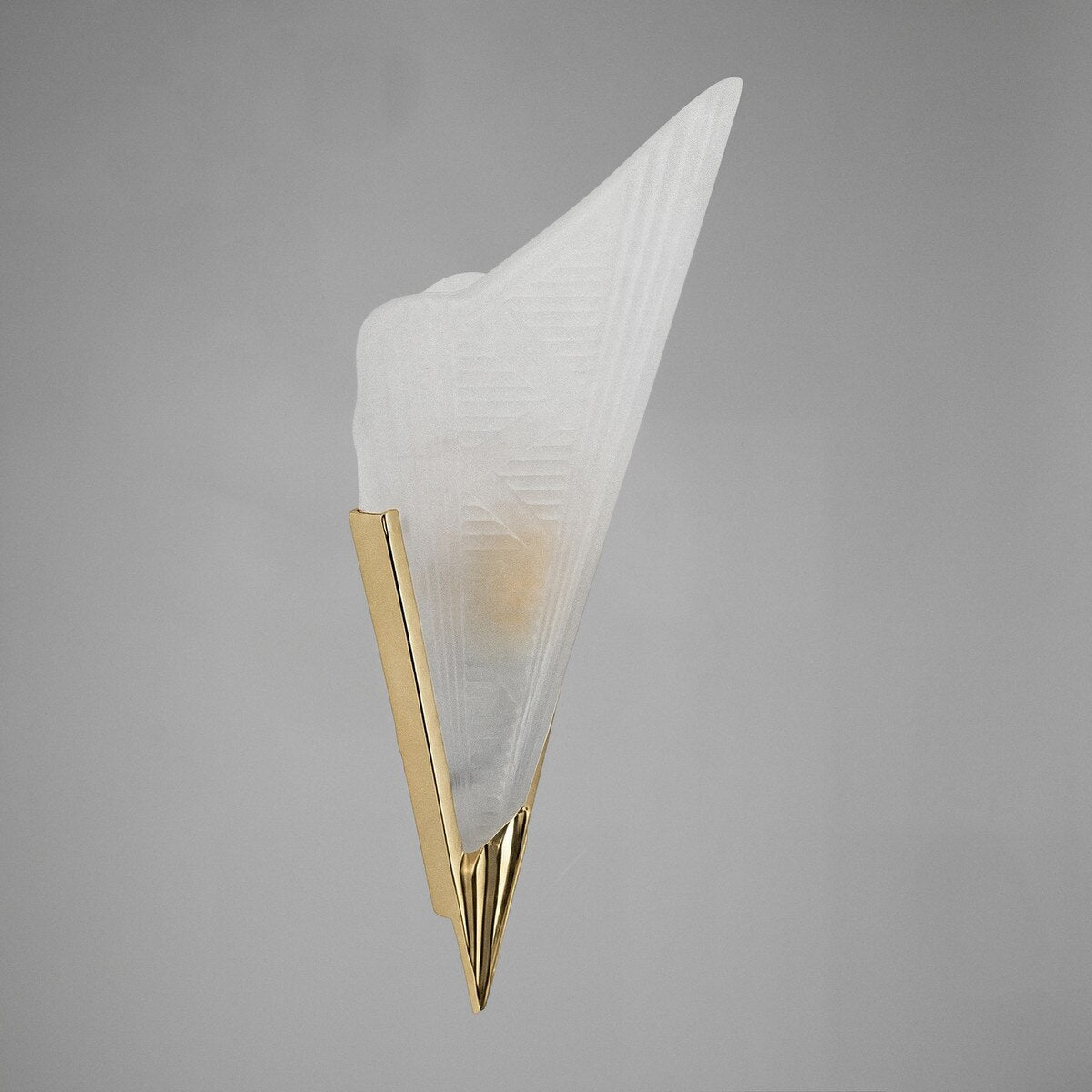 7011 Wall Sconce Brass - 3000327