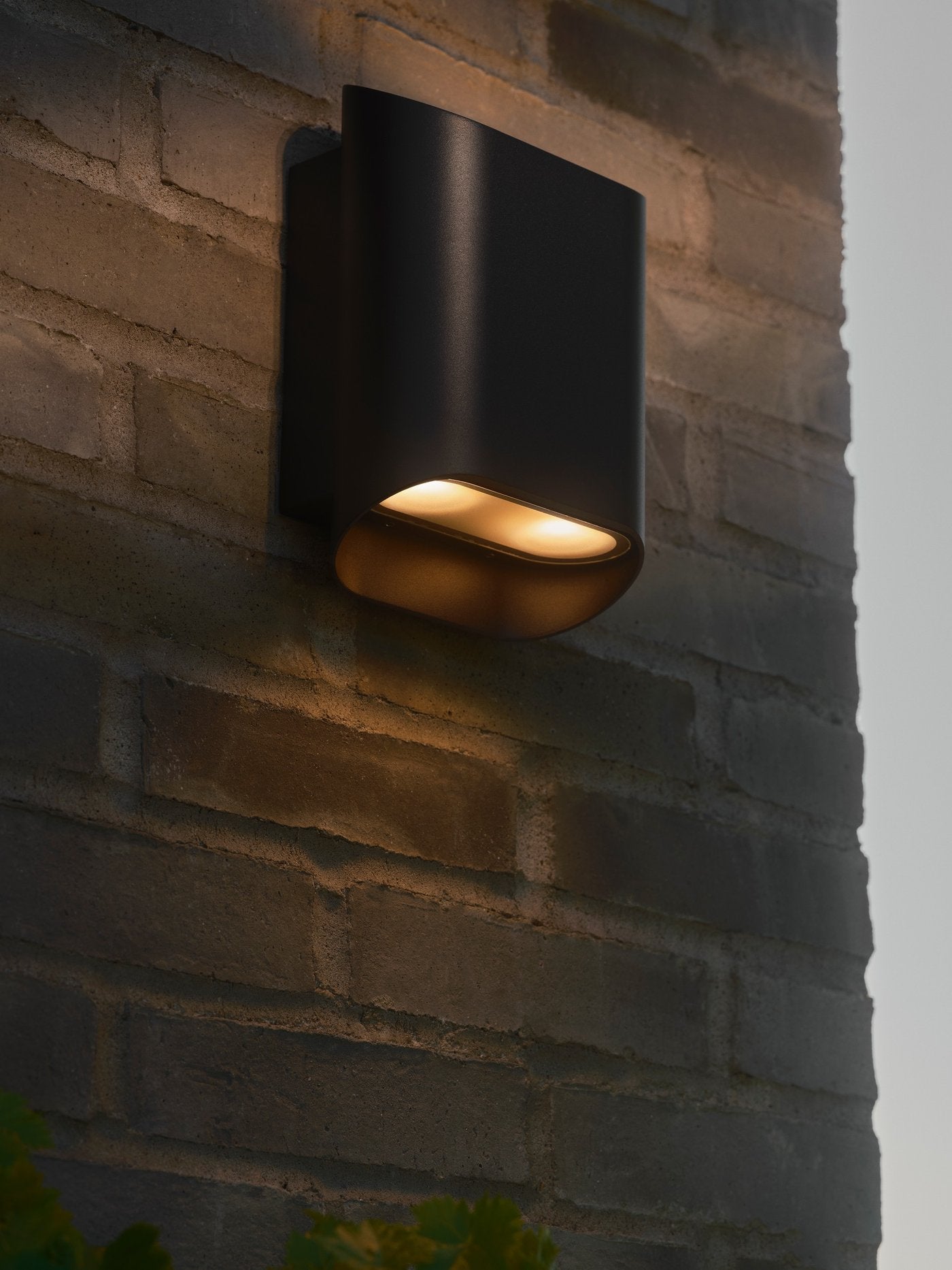 Nico Round Up & Down Wall Light Black - 2618191003