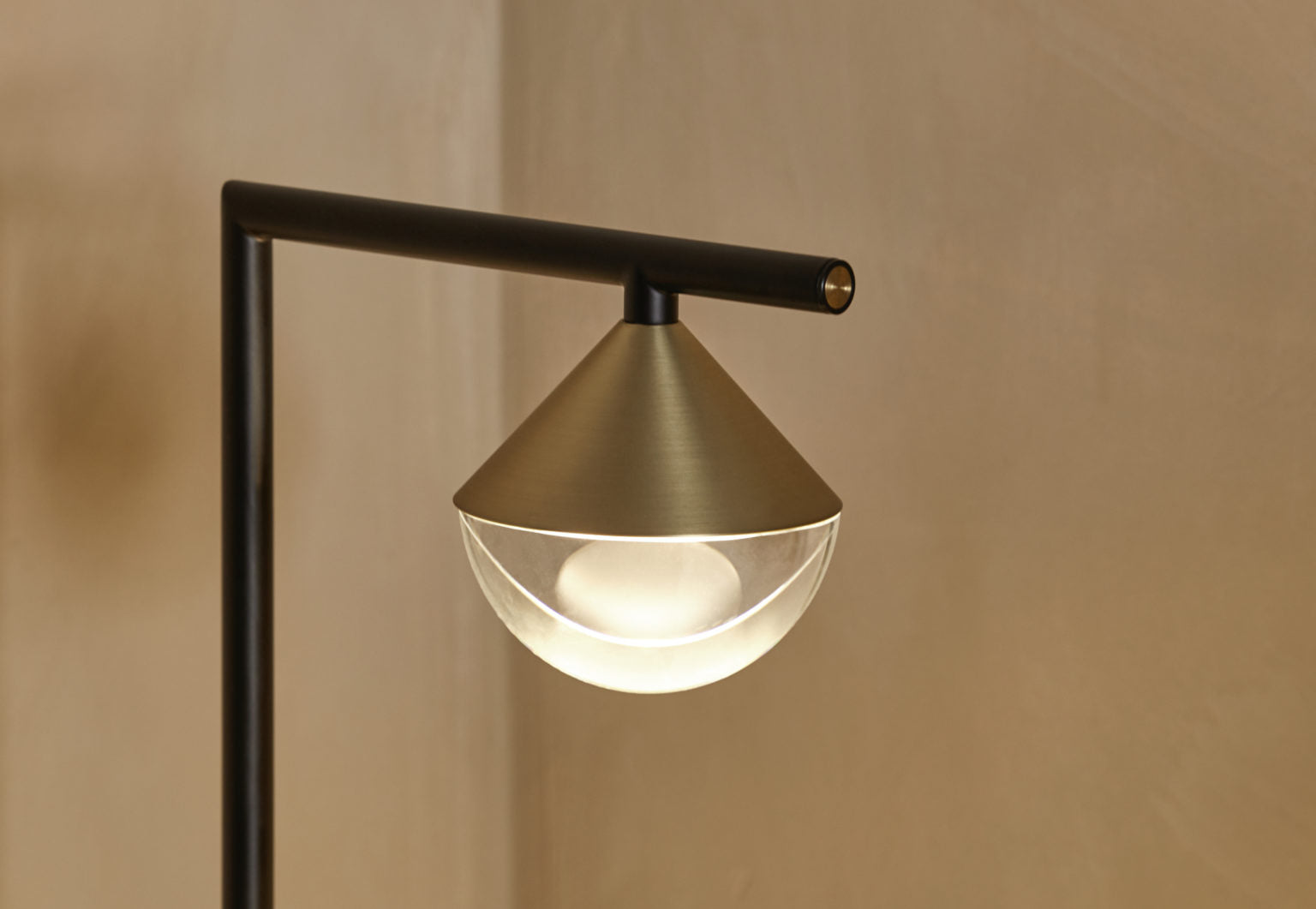 Nino LED Table Lamp 7W 3000K Matt Black & Matt Brass - ARO.S1275