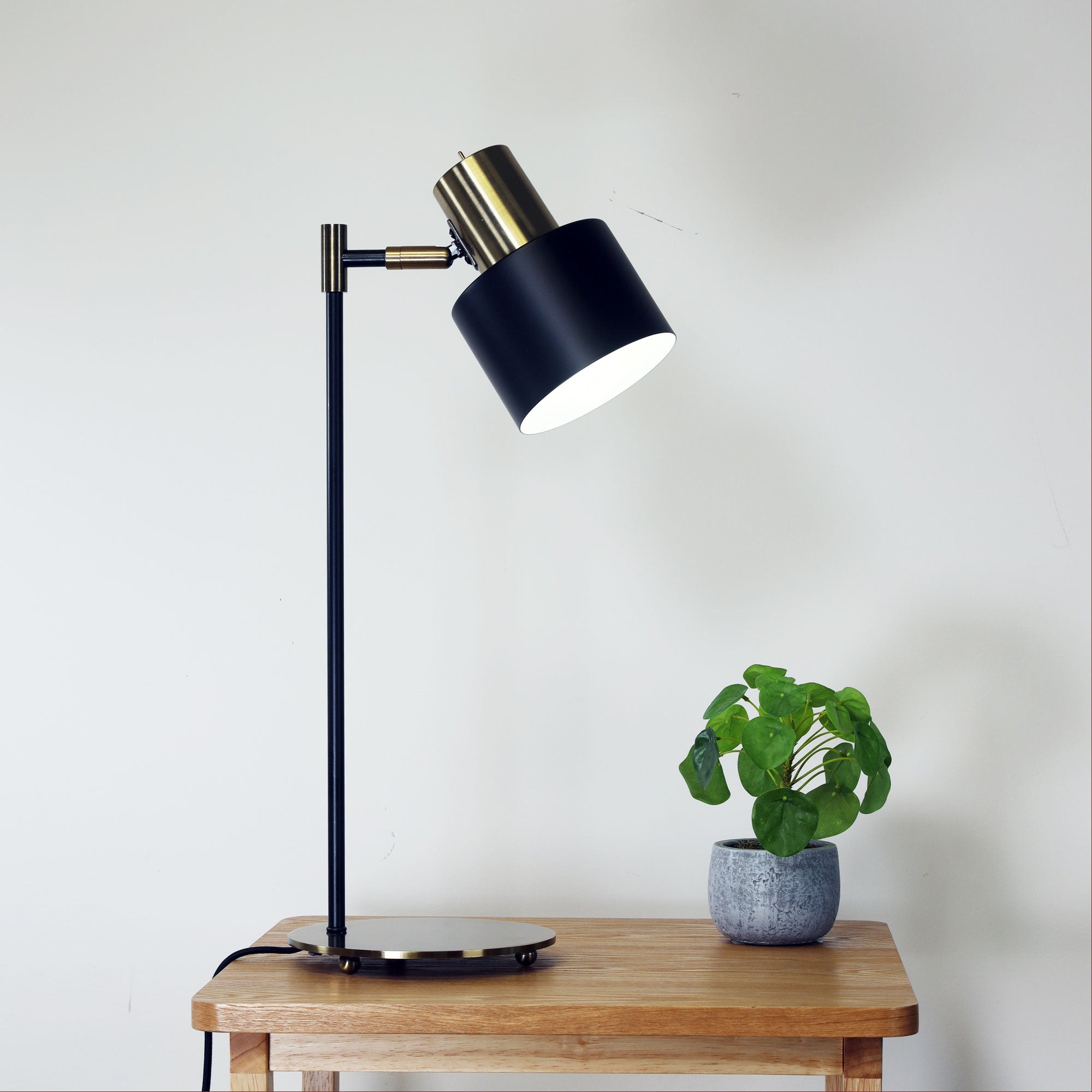Ari Desk Lamp Black & Antique Brass - SL98786AB