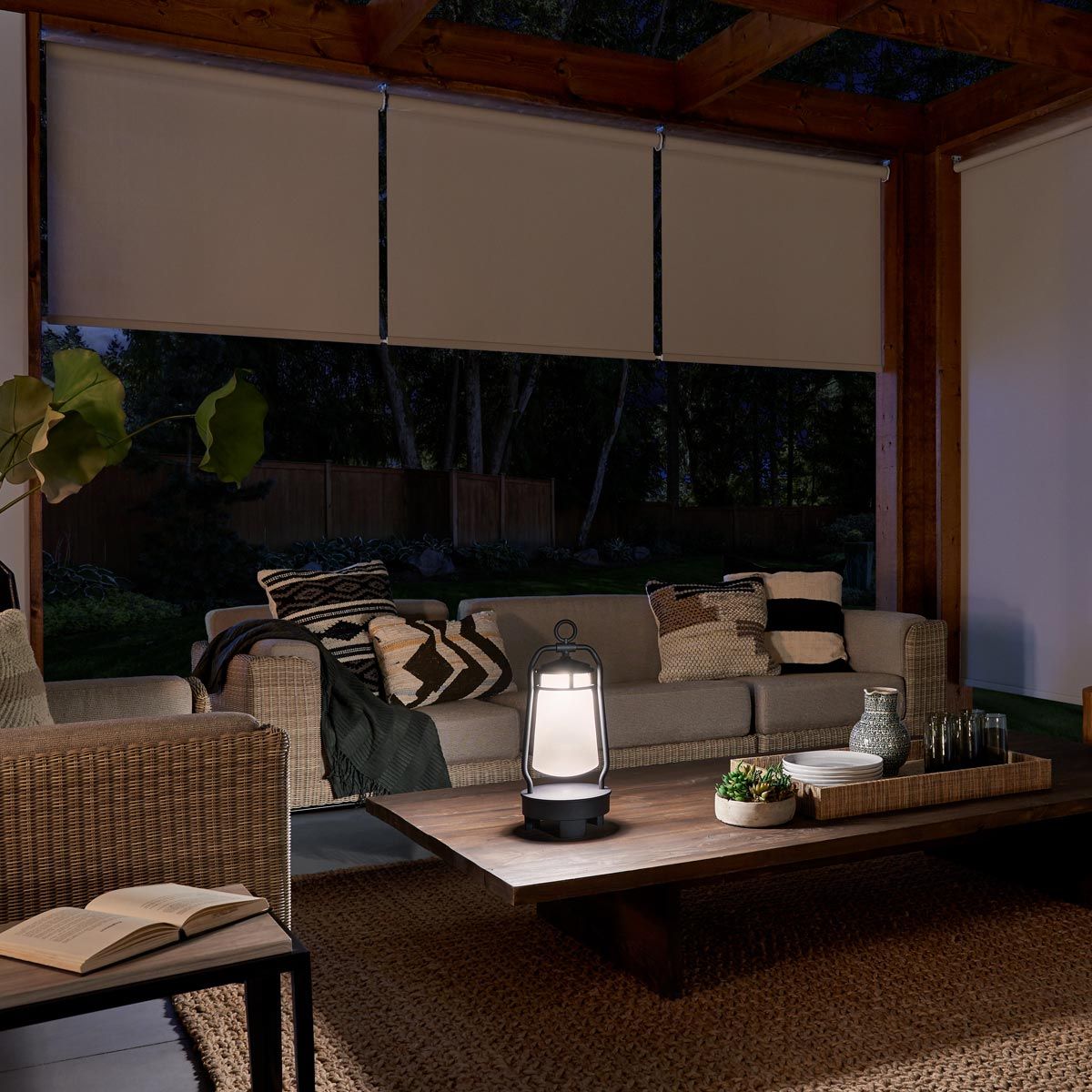 Lyndon Portable Bluetooth Speaker Lantern UK Plug Black - KL-LYNDON-BT-A-BK