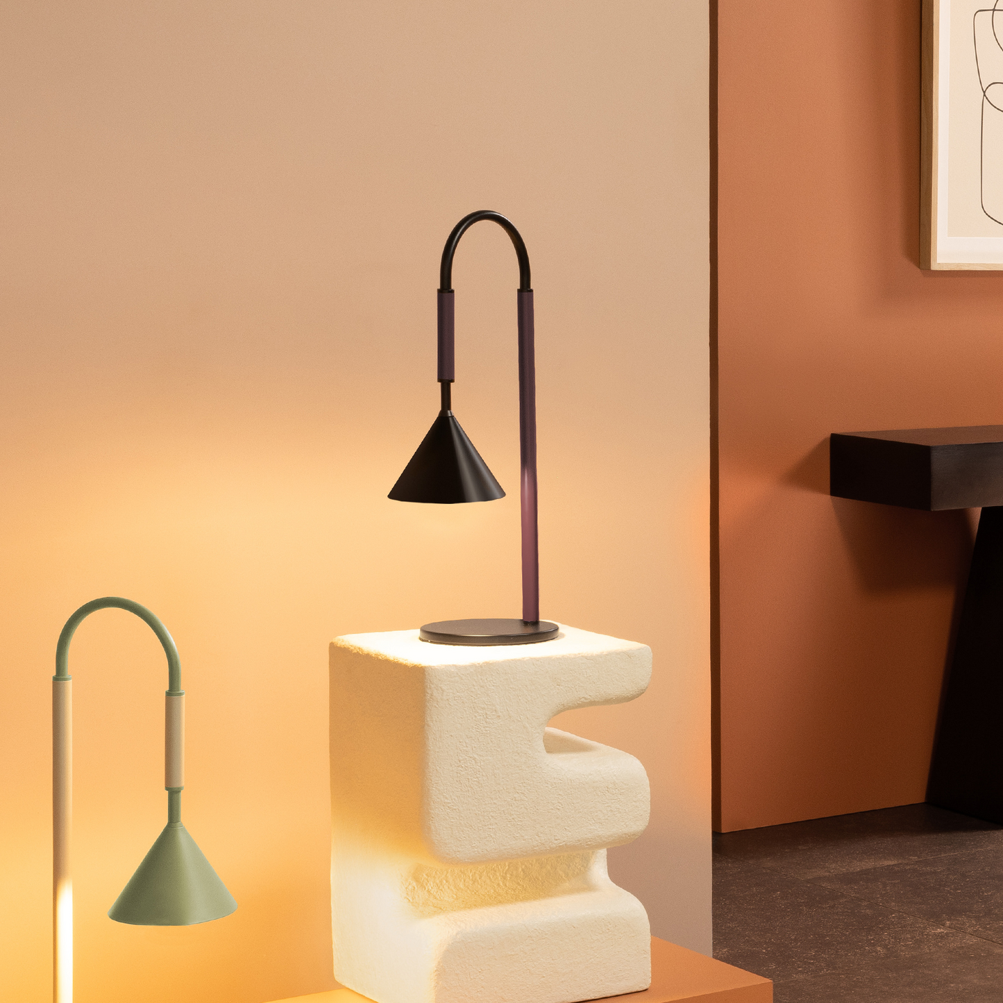 Venna Table Lamp Matte Black & Matte Berry - 1459