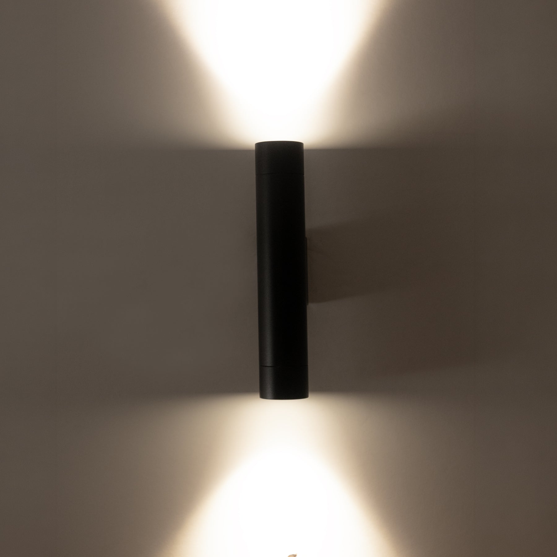 Dugo LED Up & Down Wall Light 5W Tri Colour Black - HV10294T