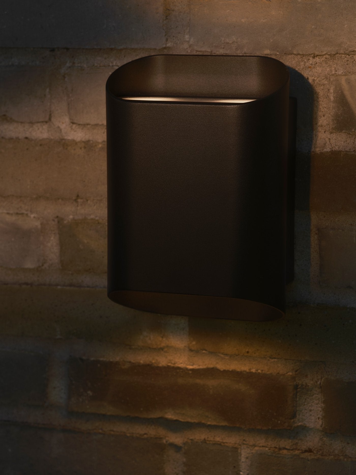 Nico Round Up & Down Wall Light Black - 2618191003