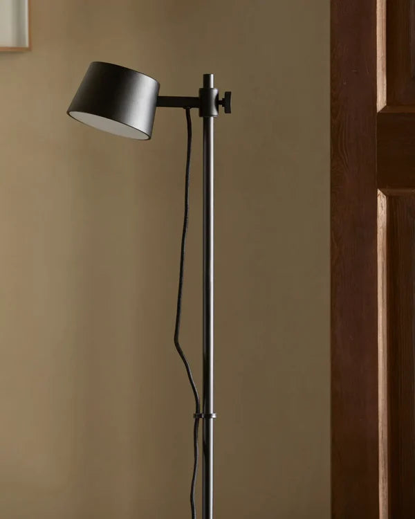 Nera Floor Lamp 8W 3000K Matte Black - ARO.P1229