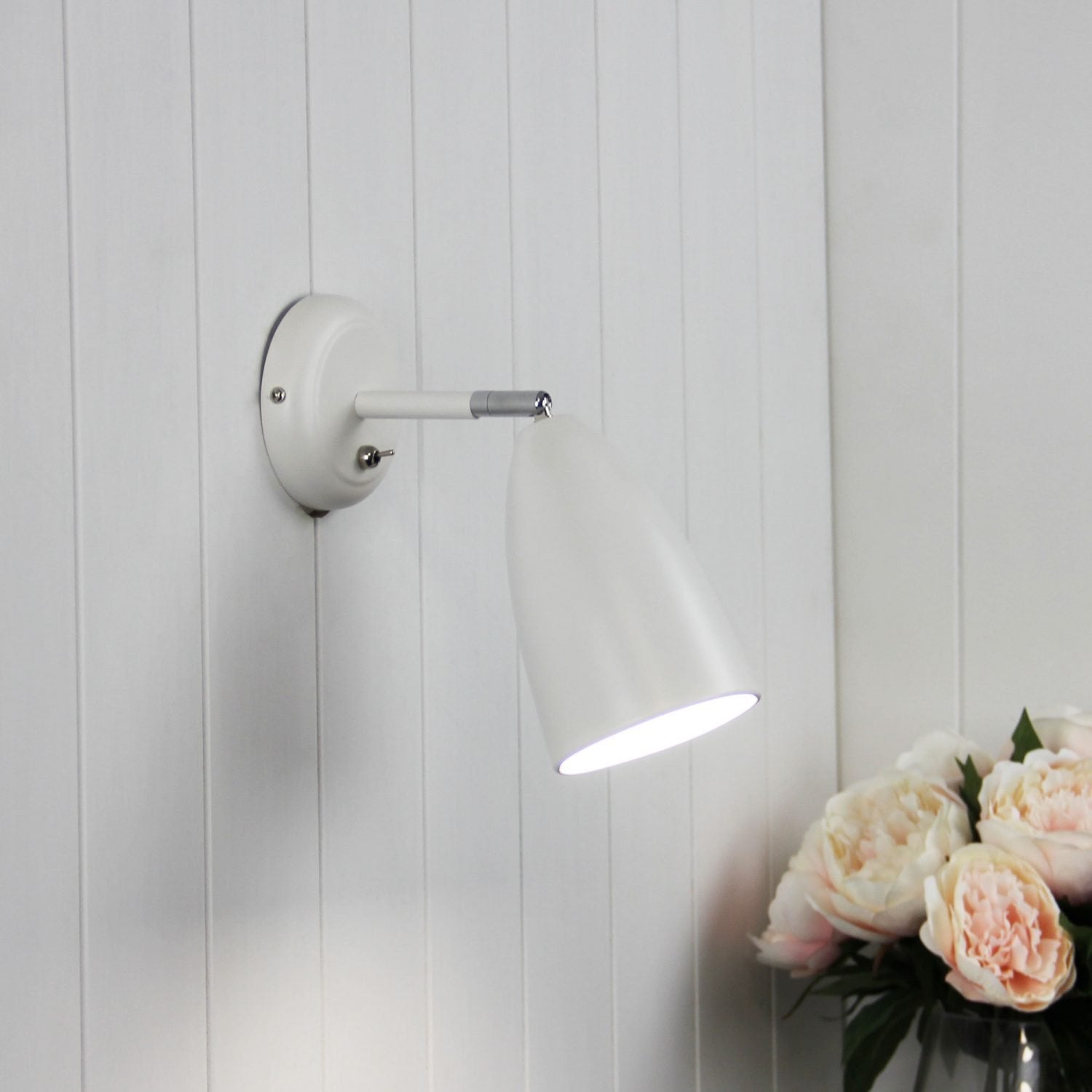 Salem 1 Light Wall Light with Switch White - OL55211WH
