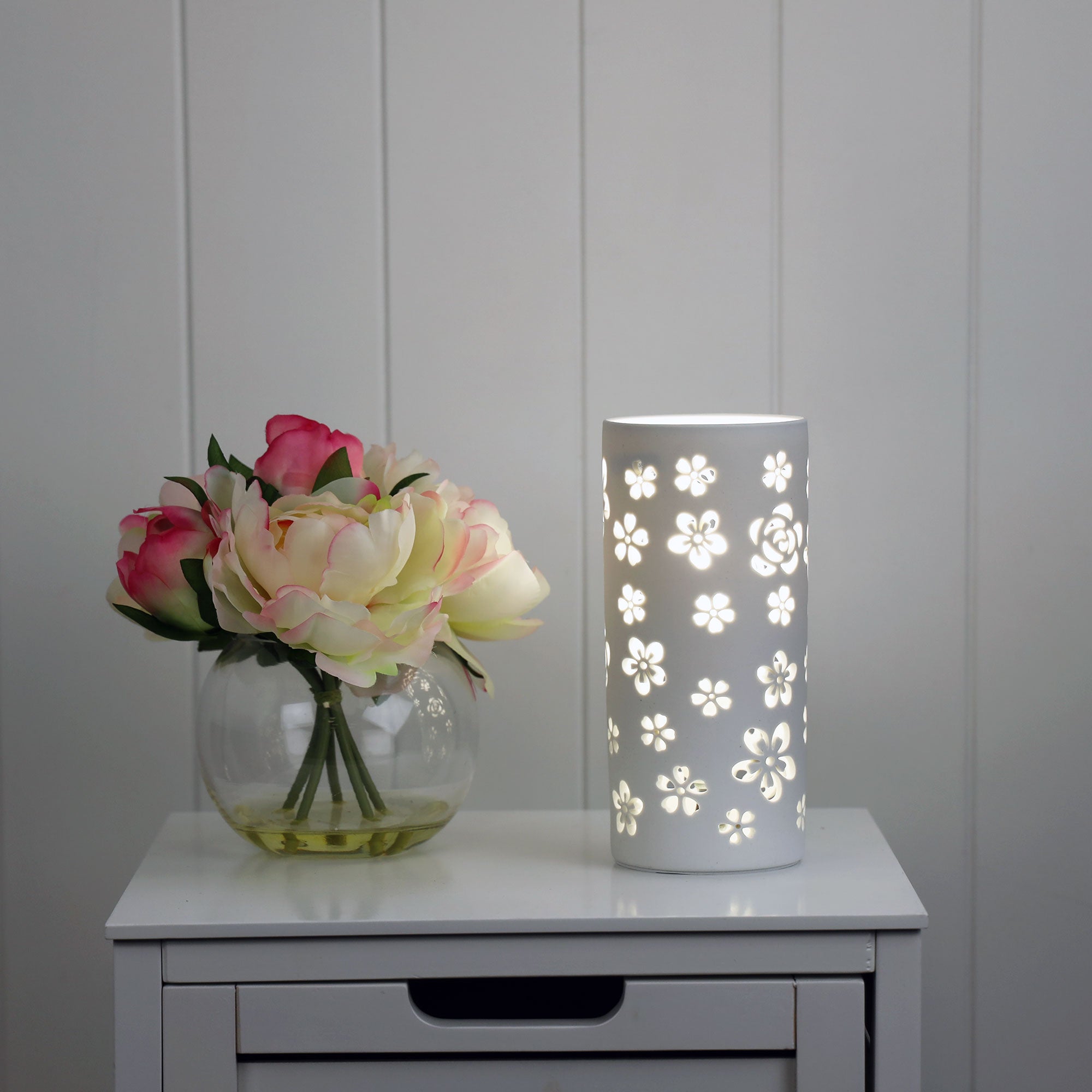 Dianna Flower Pattern Ceramic Table Lamp - OL90141